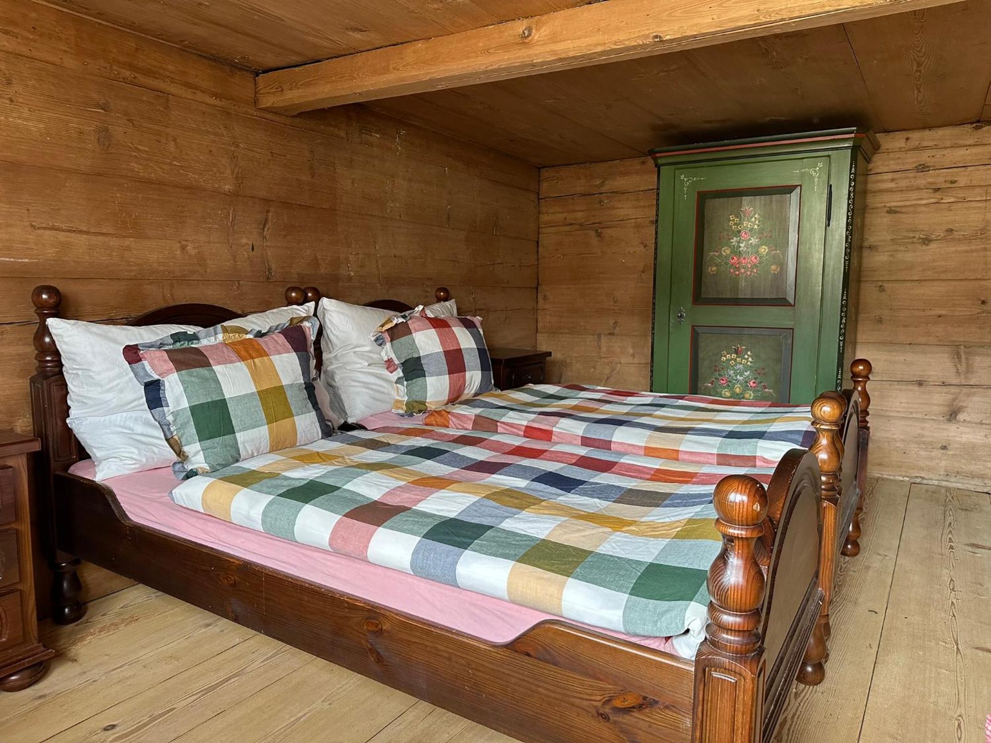Gemuetliches Chalet-zimmer In Swiss Historic Holidays Rosalie