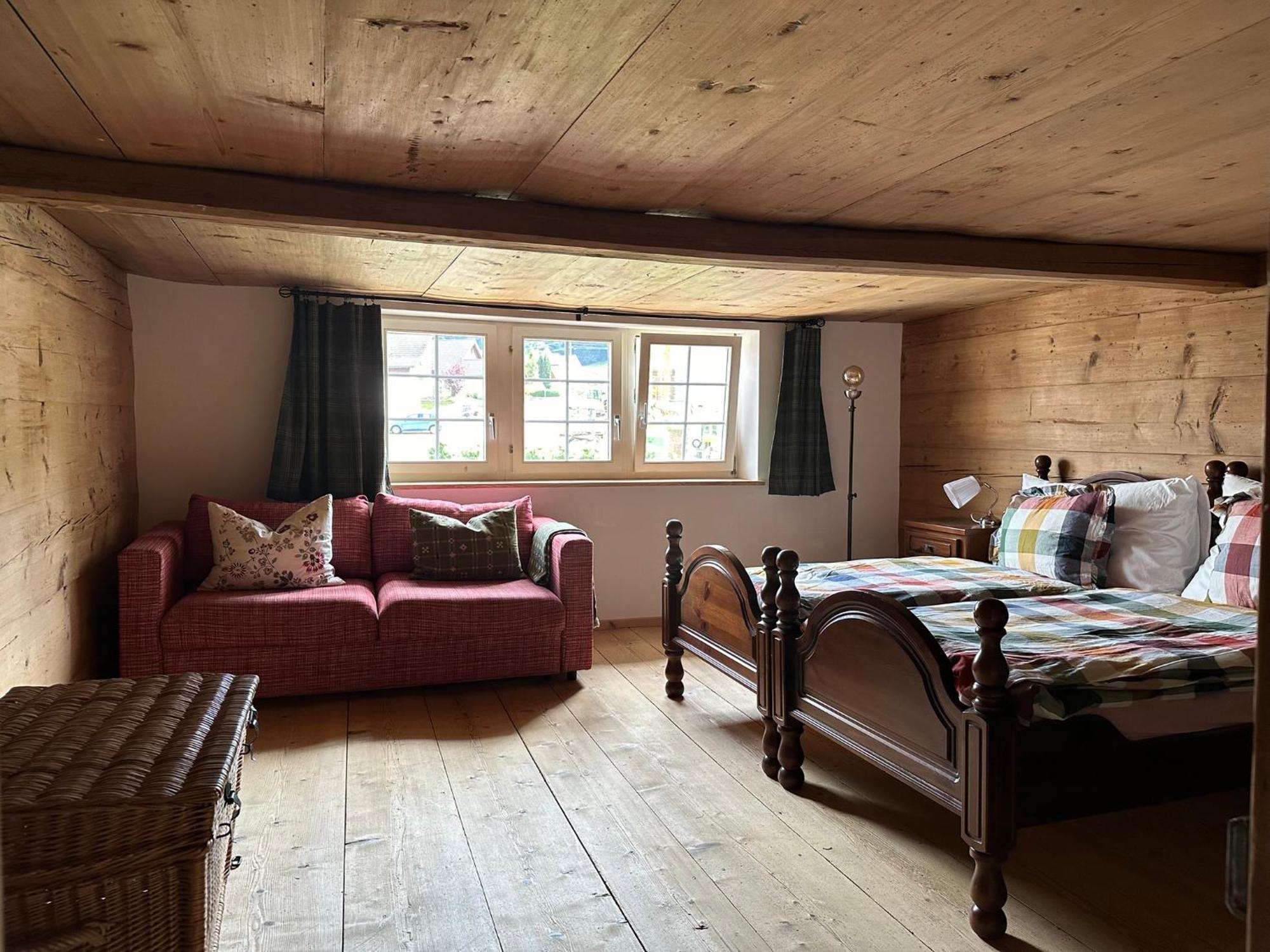 Homestay Gemuetliches Chalet-zimmer In Swiss Historic Holidays Rosalie