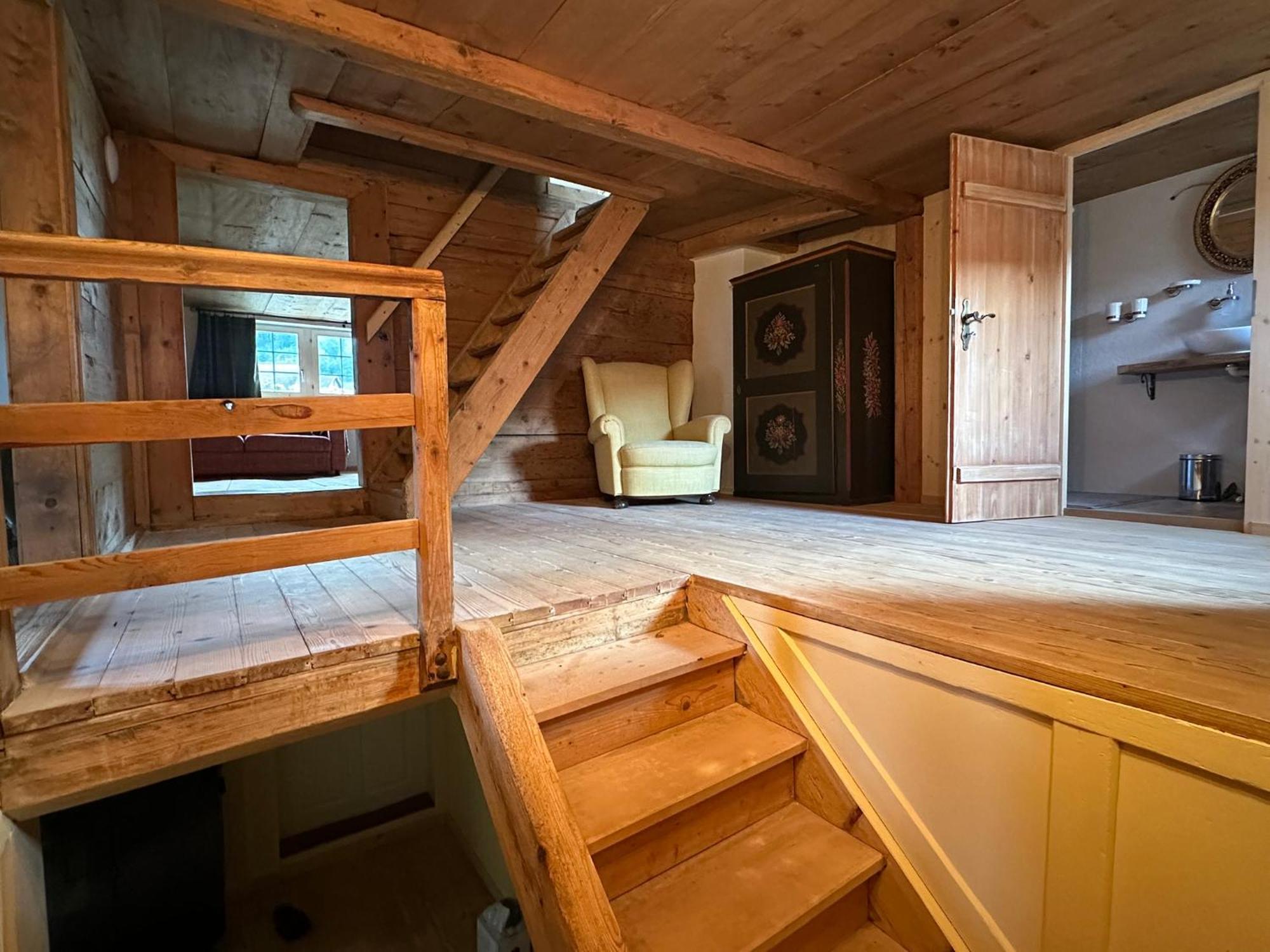 Homestay Gemuetliches Chalet-zimmer In Swiss Historic Holidays Rosalie