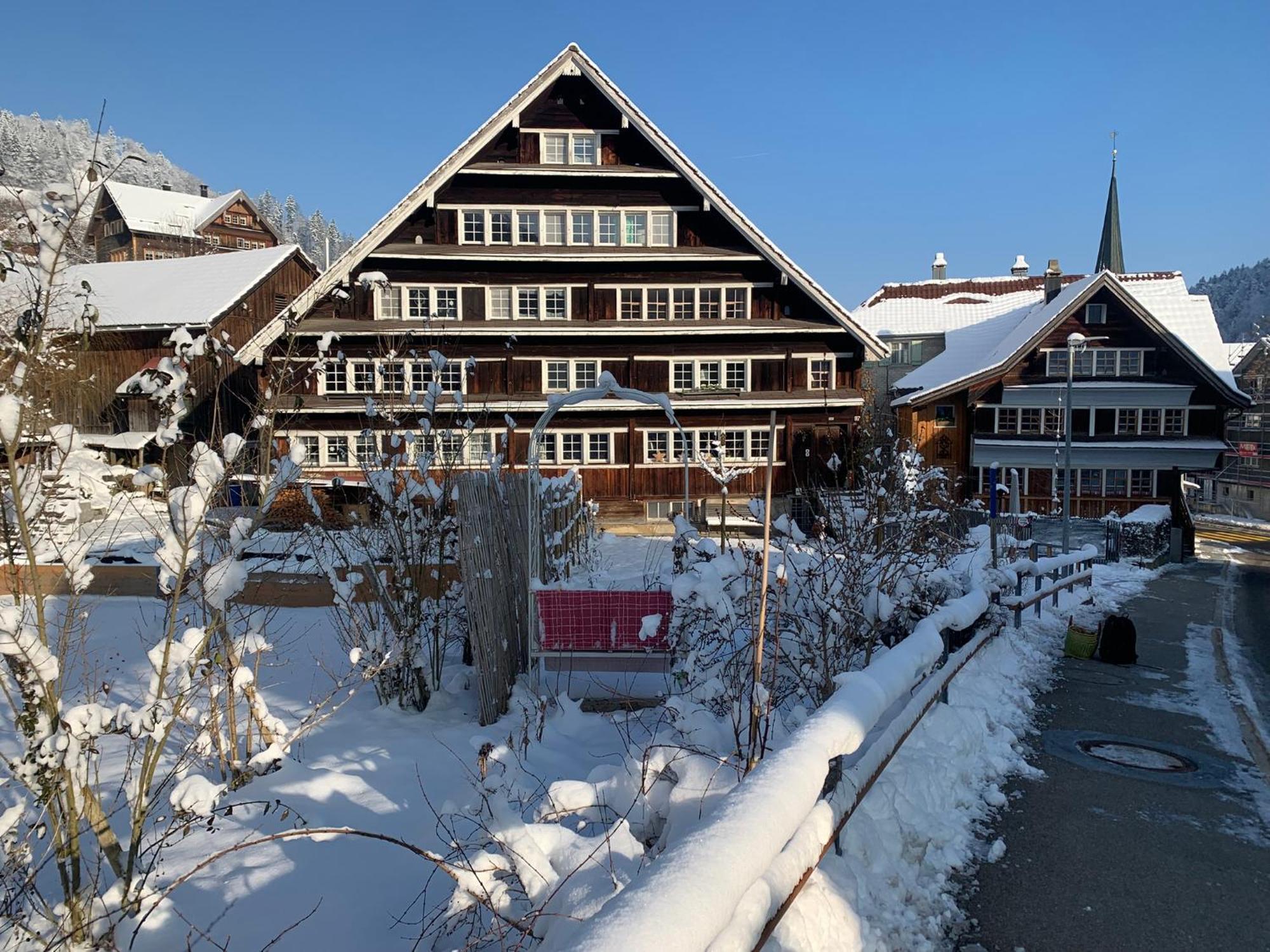 Homestay Gemuetliches Chalet-zimmer In Swiss Historic Holidays Rosalie *