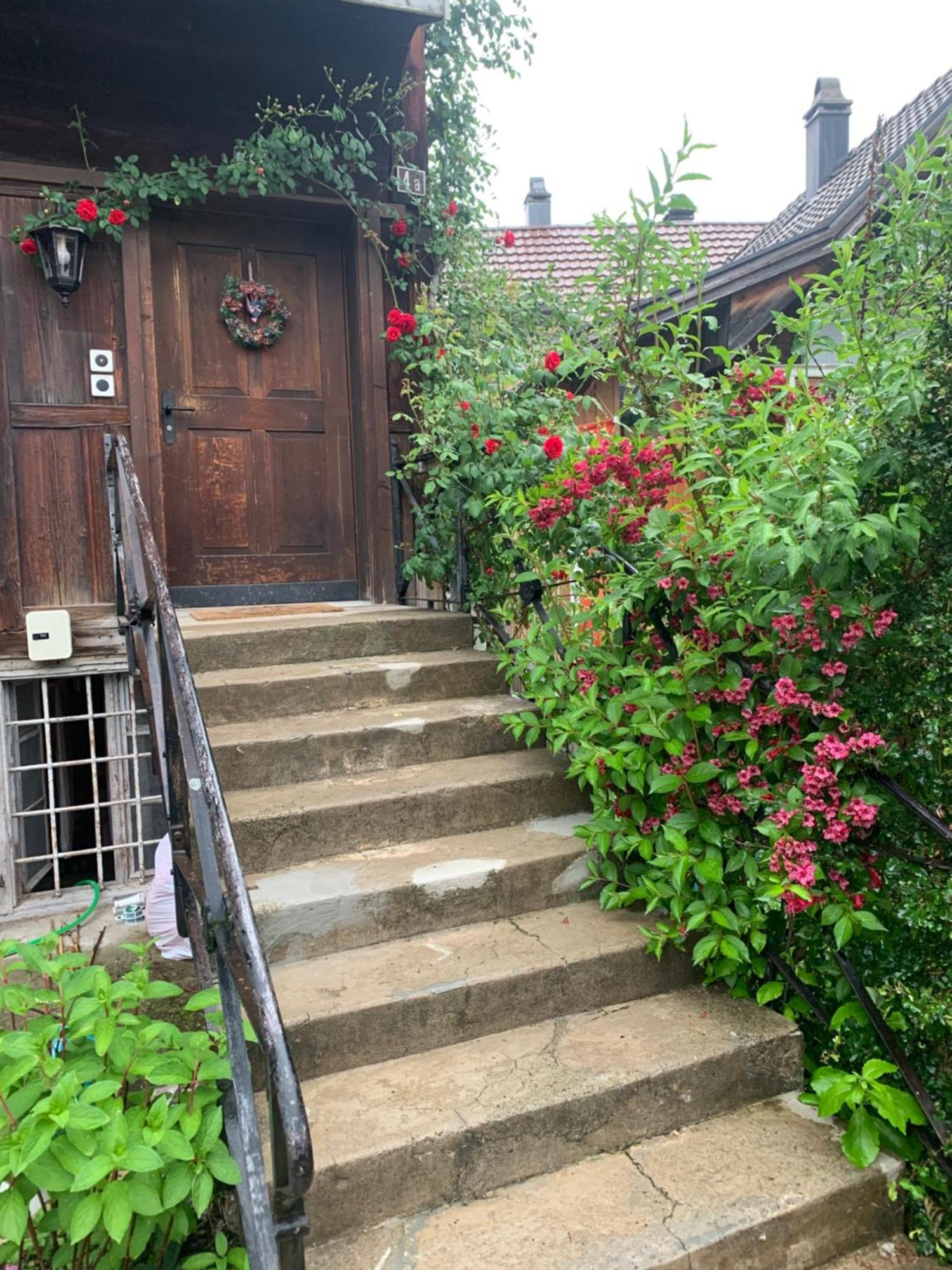 Gemuetliches Chalet-zimmer In Swiss Historic Holidays Rosalie Homestay *