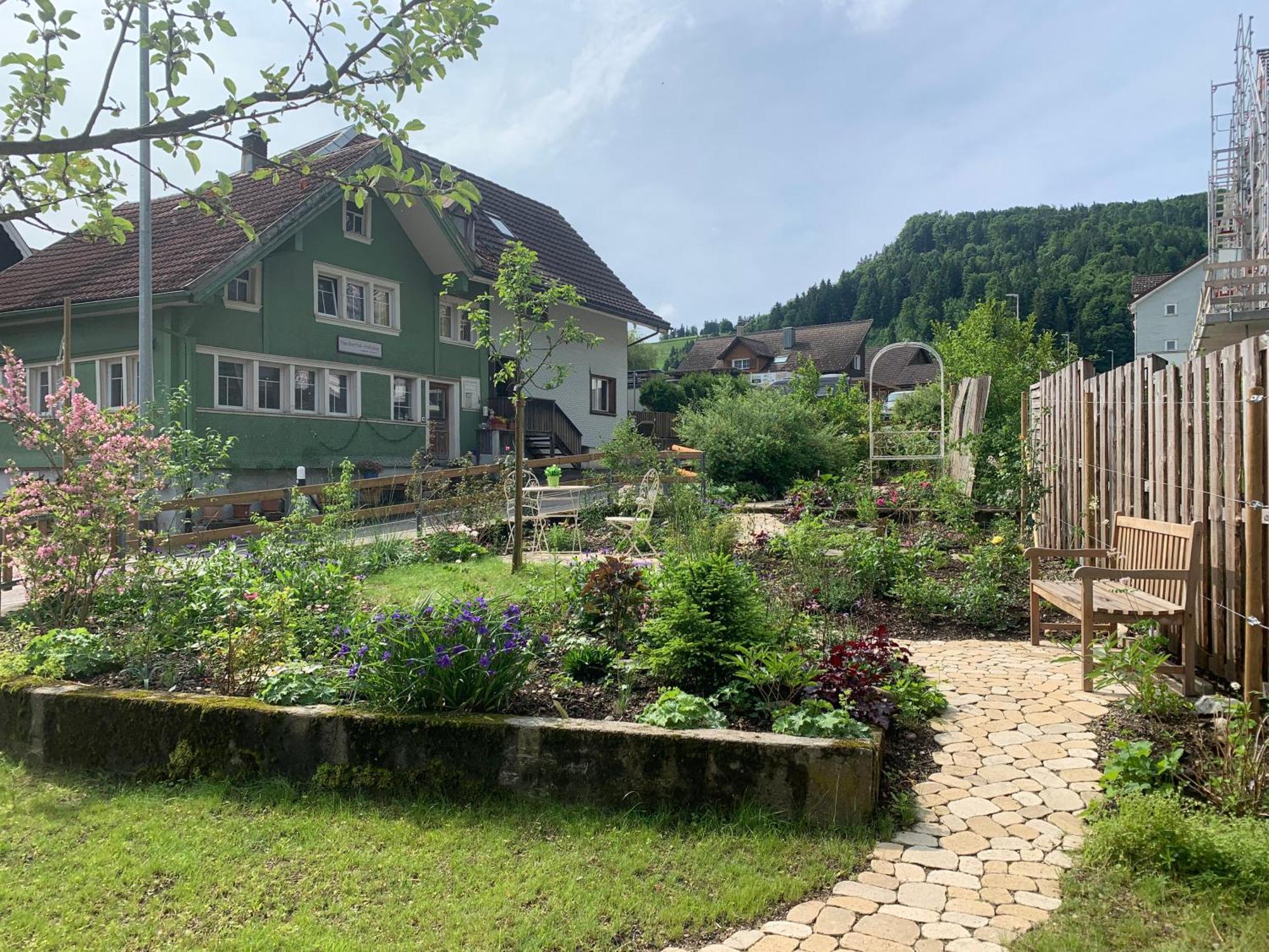 Gemuetliches Chalet-zimmer In Swiss Historic Holidays Rosalie *